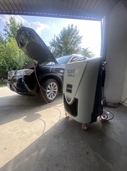 Încărcare freon climatizare auto cu echipament TEXA profesional